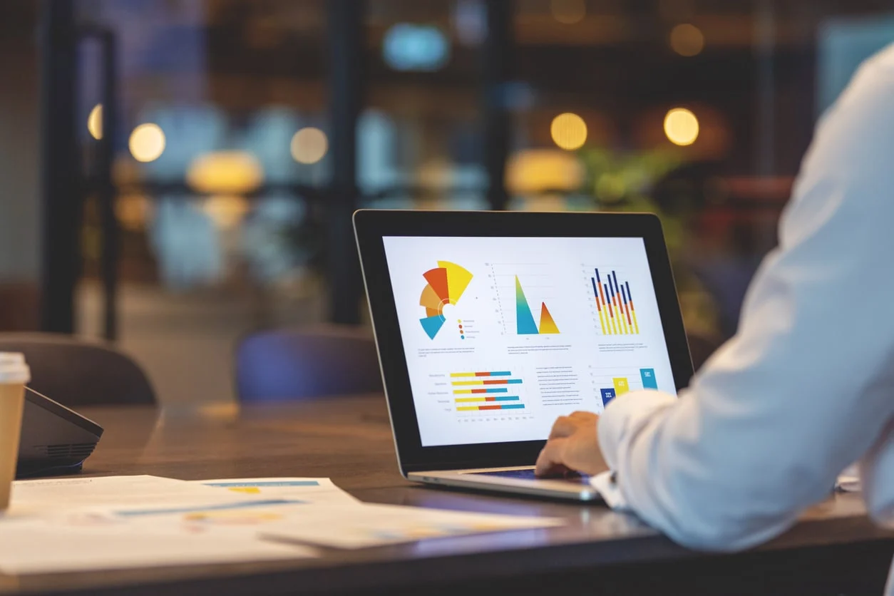 Legal metrics dashboards are key for tracking your legal department’s spending and other KPIs. Read our guide for building your dashboard today.