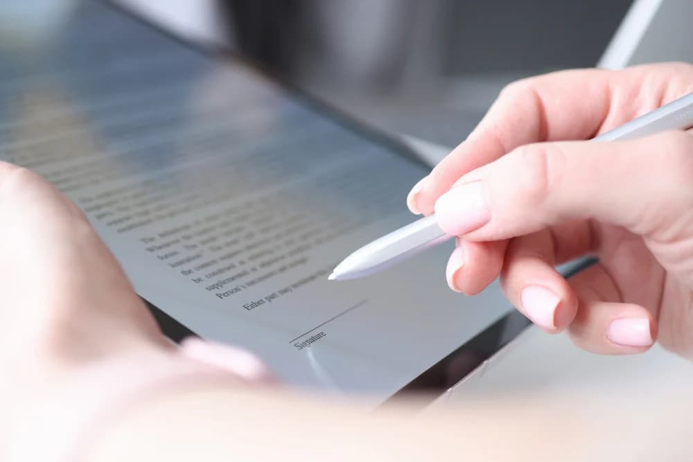 Person signs online contracts